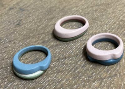 bagues porcelaine colorée