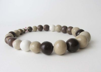 collier perles porcelaine grès